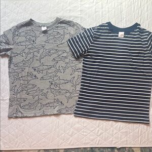 Hanna Andersson Gray Shark Print & Navy Stripe Short-Sleeve Tee Set